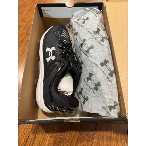 Athletic_Shoes